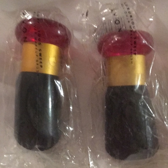 Avon Other - Avon Luxurious Sweep All Over Makeup Brush (Z)